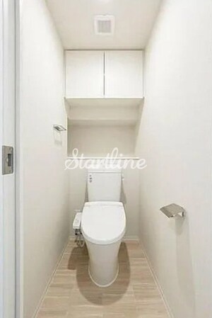 コンフォリア東新宿の物件内観写真